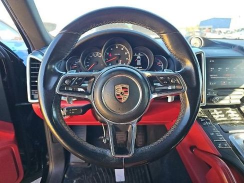 Used 2017 Porsche Cayenne Platinum Edition image 6