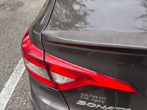Used 2017 Hyundai Sonata SE FWD image 12