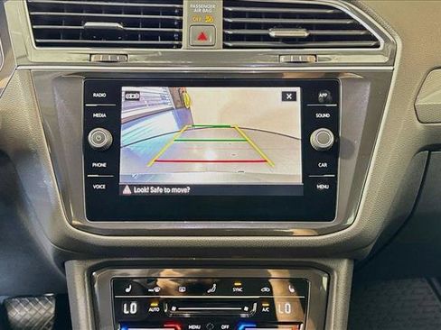 Used 2023 Volkswagen Tiguan SE FWD image 14