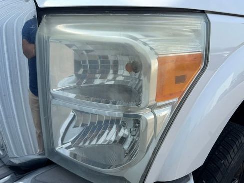 Used 2015 Ford F250 Lariat w/ Lariat Interior Package AWD/4WD image 32