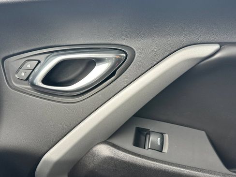 Used 2018 Chevrolet Camaro SS RWD image 17