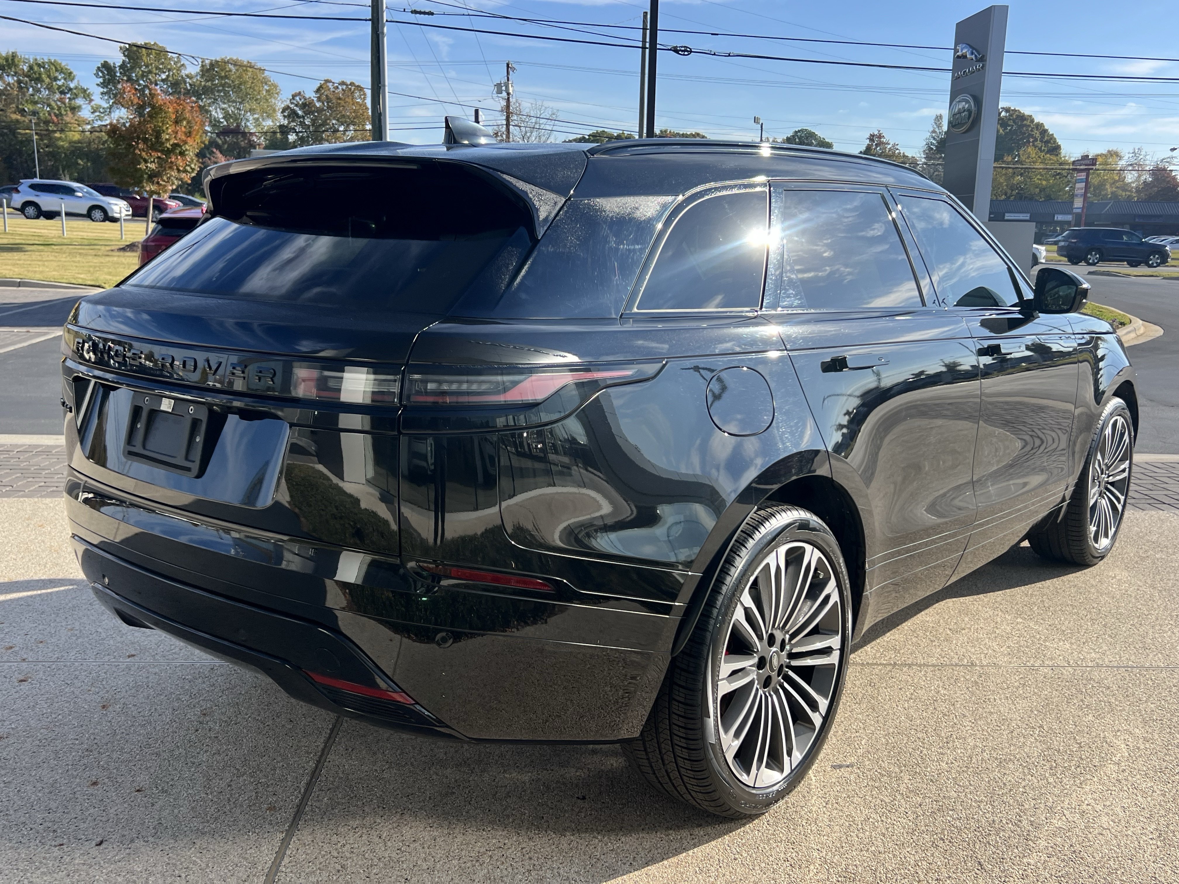Certified 2024 Land Rover Range Rover Velar Dynamic SE AWD/4WD image 7