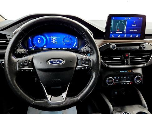 Used 2020 Ford Escape Titanium image 29