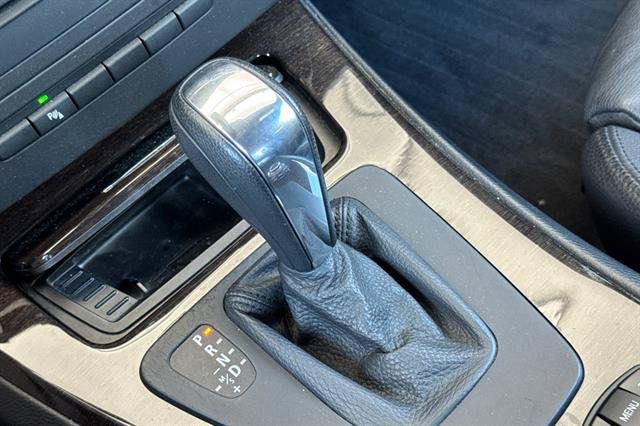 Used 2013 BMW 335i Convertible RWD image 21