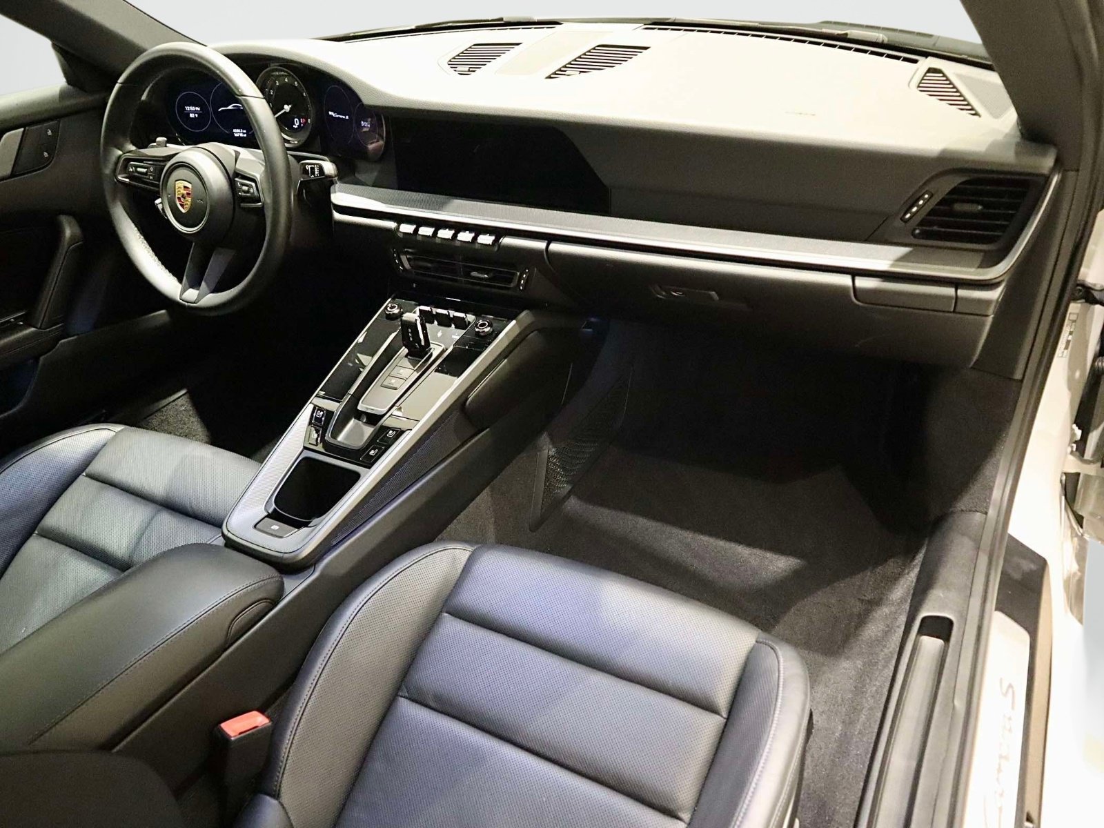 Used 2022 Porsche 911 Carrera 4S AWD/4WD image 14