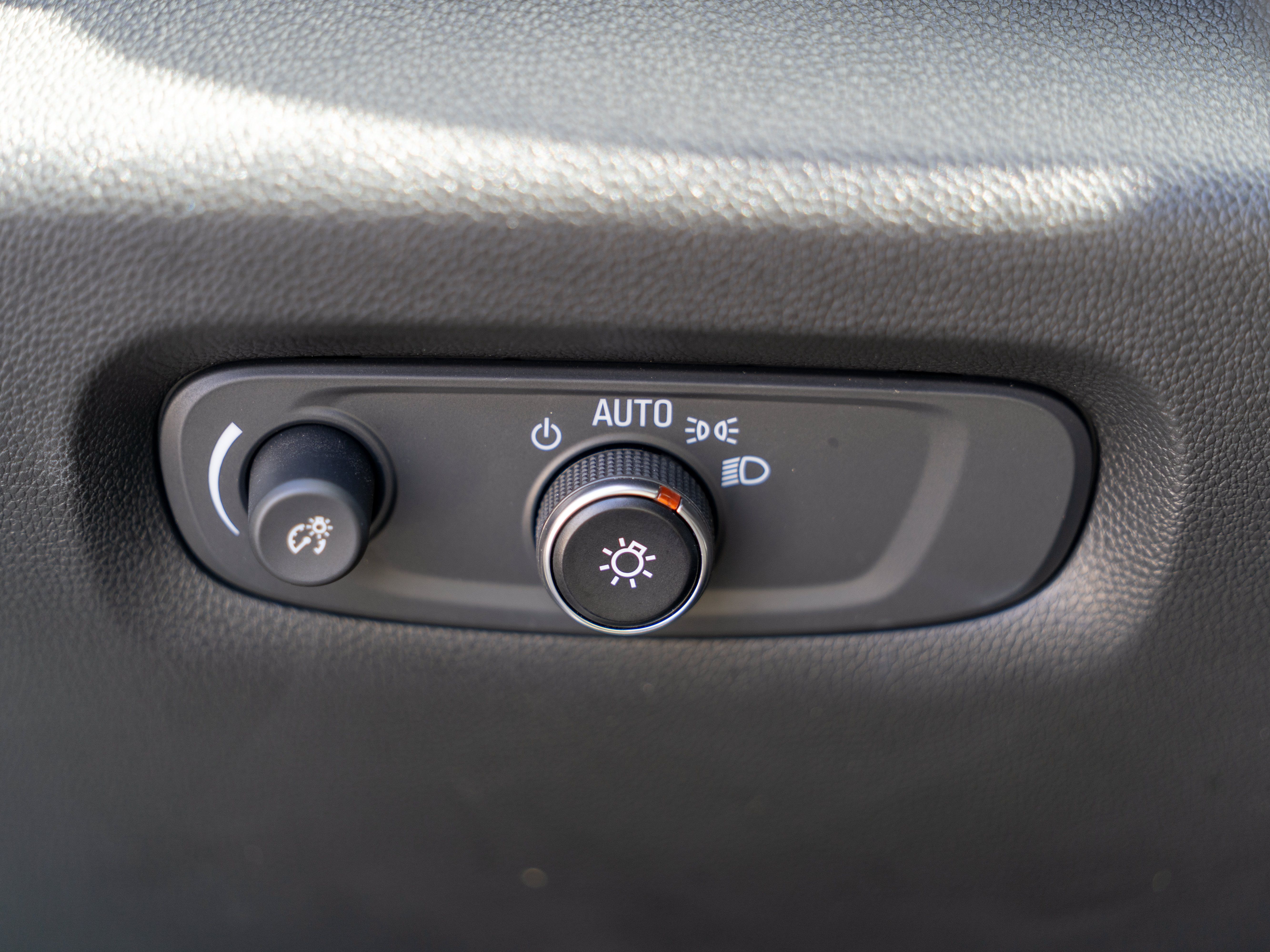 Used 2022 Chevrolet Traverse Premier w/ LPO, Floor Liner Package FWD image 19