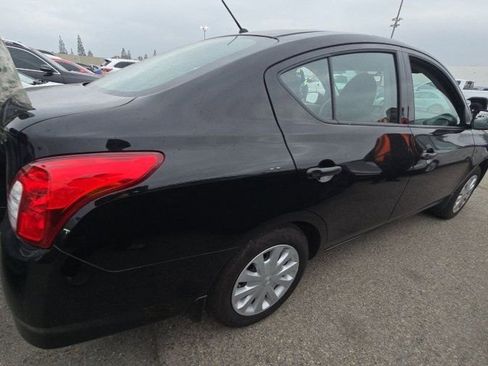 Used 2016 Nissan Versa S image 2