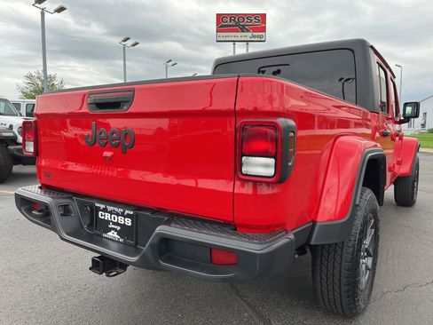 Used 2024 Jeep Gladiator Sport AWD/4WD image 45