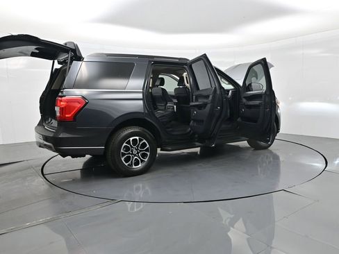 Used 2024 Ford Expedition XLT image 40