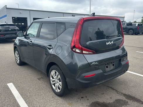 Used 2022 Kia Soul LX FWD image 3