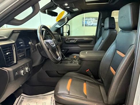 Used 2025 GMC Sierra 2500 AT4 w/ AT4 Premium Plus Package AWD/4WD image 18