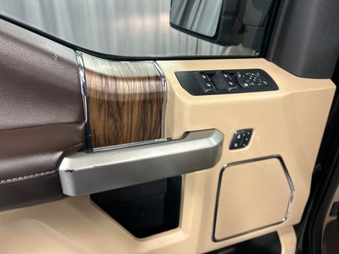 Used 2019 Ford F150 Lariat image 12