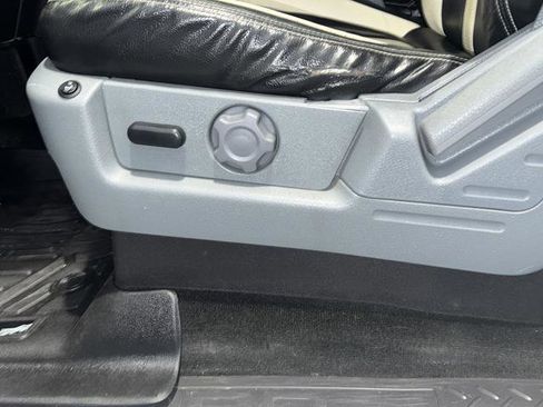 Used 2013 Ford F150 XLT w/ Luxury Equipment Group image 28