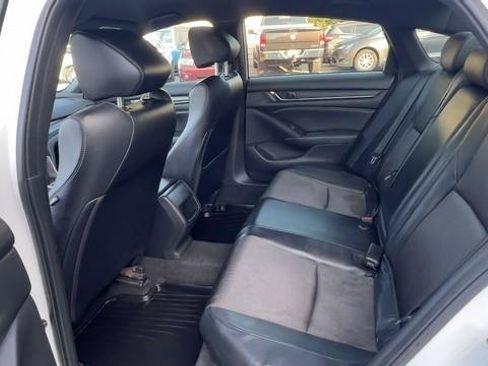 Used 2018 Honda Accord Sport image 17