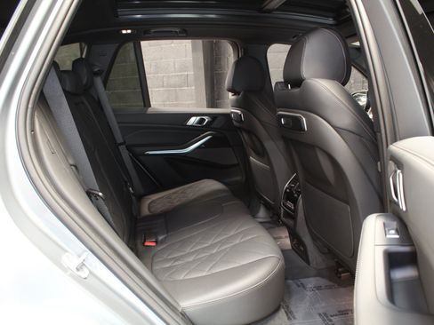 Used 2025 BMW X5 sDrive40i w/ M Sport Package RWD image 42