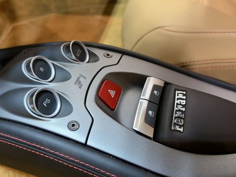 Used 2011 Ferrari 458 Italia Coupe image 95