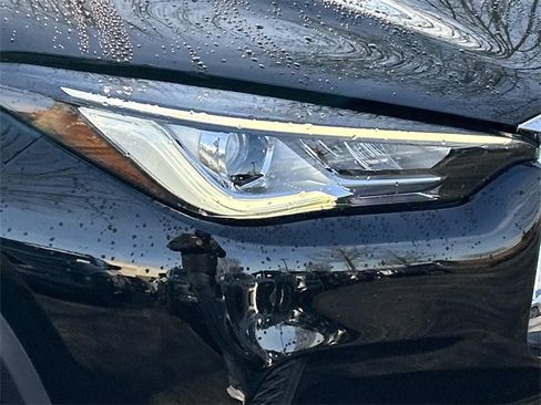 Certified 2025 INFINITI QX50 Luxe image 10