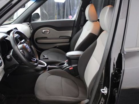 Used 2015 Kia Soul FWD image 11
