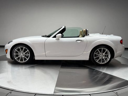 Used 2012 MAZDA MX-5 Miata Grand Touring w/ Premium Pkg RWD image 4