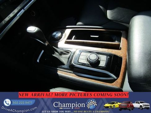 Used 2022 Nissan Armada SL image 20