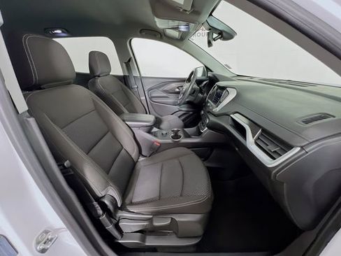 Used 2024 GMC Terrain SLE image 36