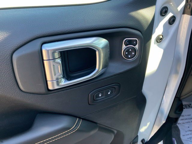 Certified 2025 Jeep Wrangler Unlimited Sahara AWD/4WD image 10