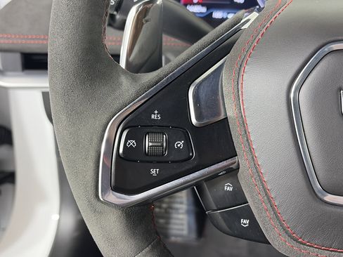 Used 2023 Chevrolet Corvette Stingray Premium Cpe w/ Z51 Performance Package image 33