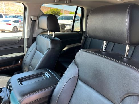 Used 2019 Chevrolet Tahoe LT w/ Luxury Package AWD/4WD image 17