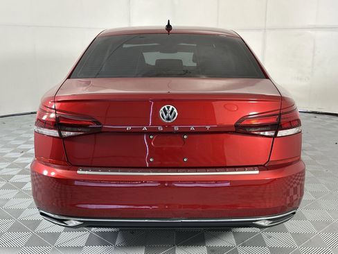 Used 2022 Volkswagen Passat 2.0T SE FWD image 7