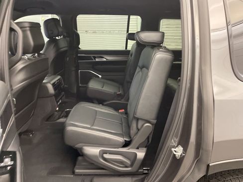 New 2026 Jeep Grand Wagoneer Limited AWD/4WD image 18