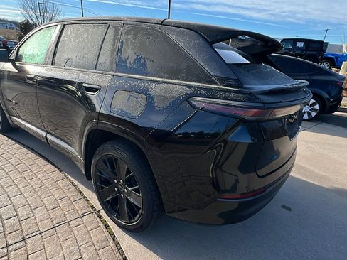 Used 2024 Jeep Wagoneer Launch Edition image 10