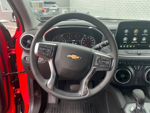 Used 2025 Chevrolet Blazer LT w/ Convenience Package image 15