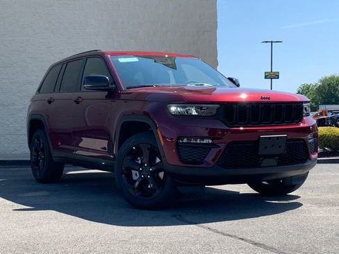 New 2025 Jeep Grand Cherokee Limited w/ Black Appearance Package image 2