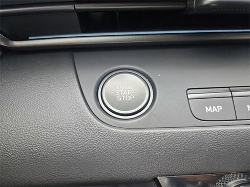 New 2025 Hyundai Elantra SEL image 18