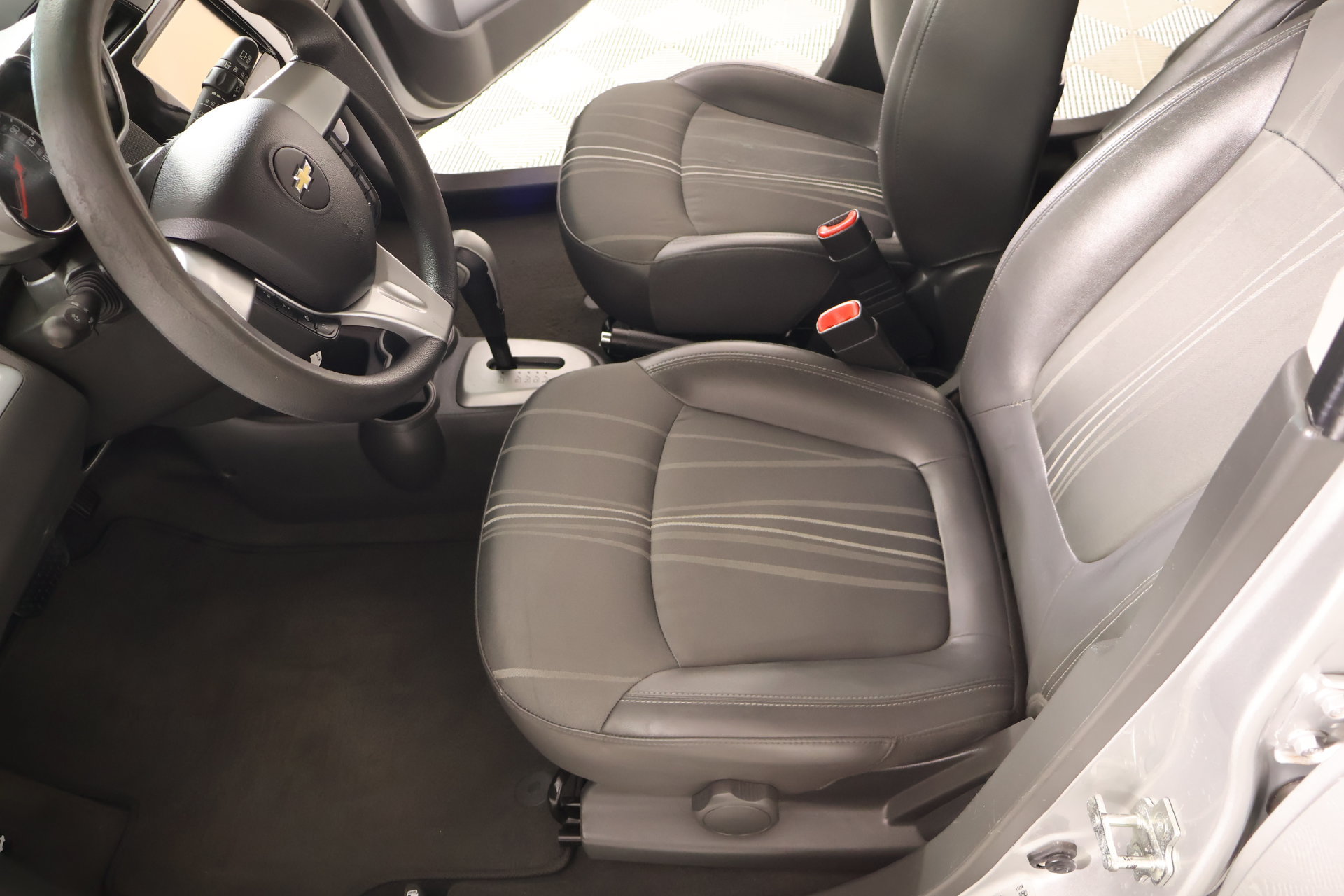 Used 2015 Chevrolet Spark LT FWD image 9