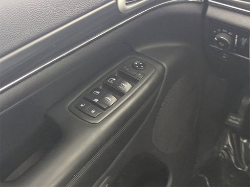 Used 2021 Jeep Grand Cherokee Limited w/ Luxury Group II image 15