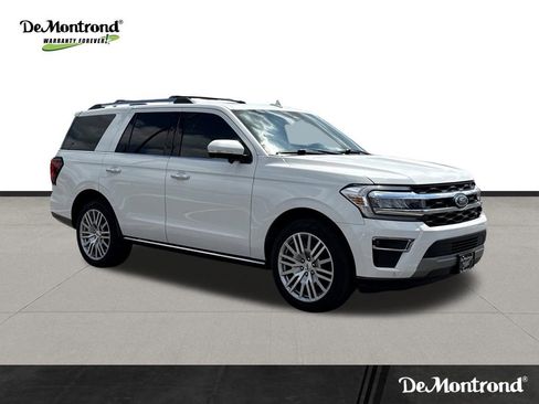 Used 2024 Ford Expedition Limited image 3