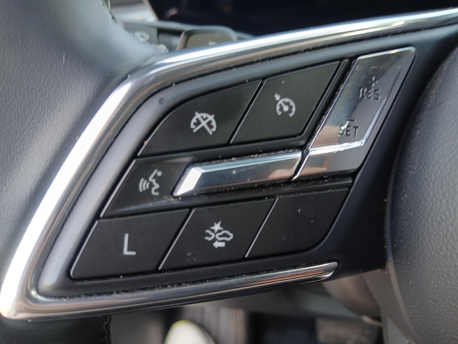 Used 2025 Buick Enclave Preferred FWD image 28