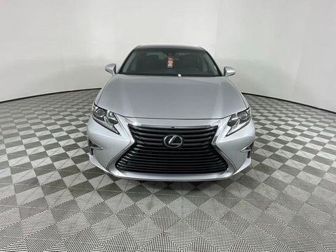 Used 2018 Lexus ES 350 w/ Navigation System Package image 5