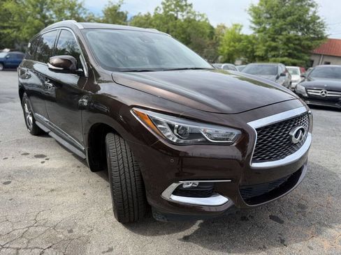 Used 2019 INFINITI QX60 Luxe w/ Essential Package image 3
