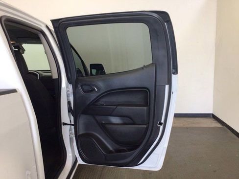 Used 2021 Chevrolet Colorado LT AWD/4WD image 9