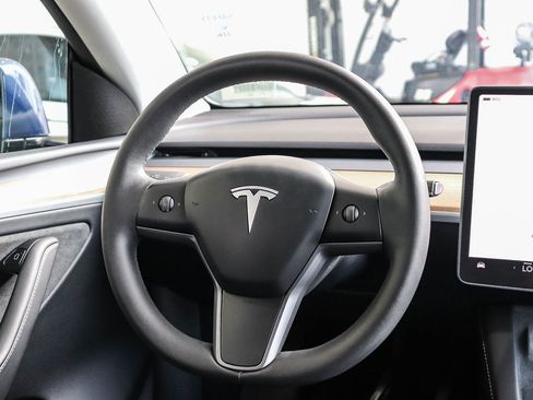 Used 2023 Tesla Model Y Long Range AWD/4WD image 18