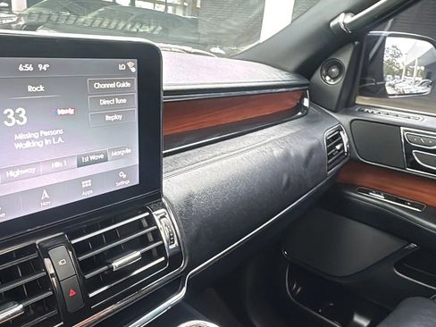 Used 2019 Lincoln Navigator Select RWD image 20