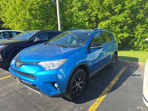 Used 2017 Toyota RAV4 SE w/ Power Special Value Package AWD/4WD image 1