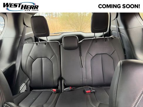 Used 2026 Chrysler Pacifica Select AWD/4WD image 7