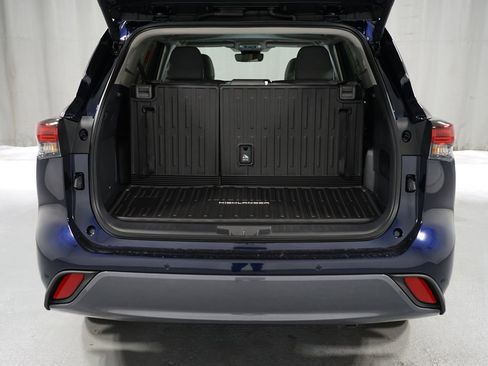 New 2026 Toyota Highlander Limited image 40