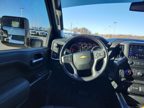 Used 2022 Chevrolet Silverado 2500 LTZ w/ LTZ Plus Package image 16