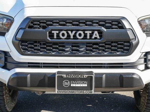 Used 2017 Toyota Tacoma TRD Pro AWD/4WD image 7