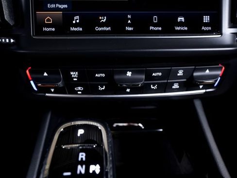 Used 2021 Maserati Levante AWD/4WD image 41