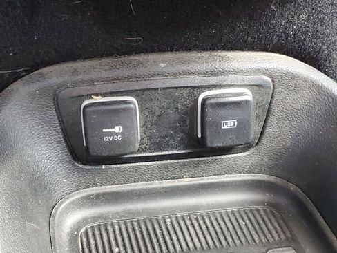 Used 2017 Chrysler Pacifica Limited w/ UConnect Theater Package image 28